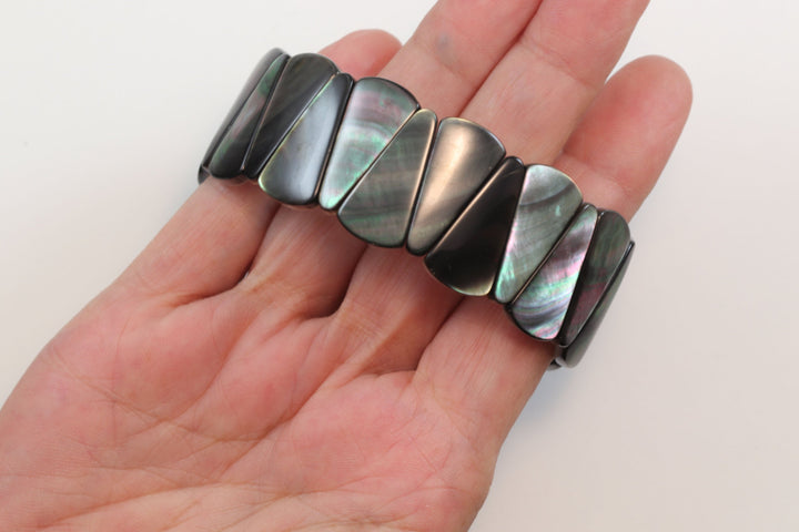 Mother of Pearl Shell Bracelet Natural Rainbow Black Iridescent Colors Black Lip Oyster Stretchy Spyglass Designs 6.5  7 Inch Adjustable